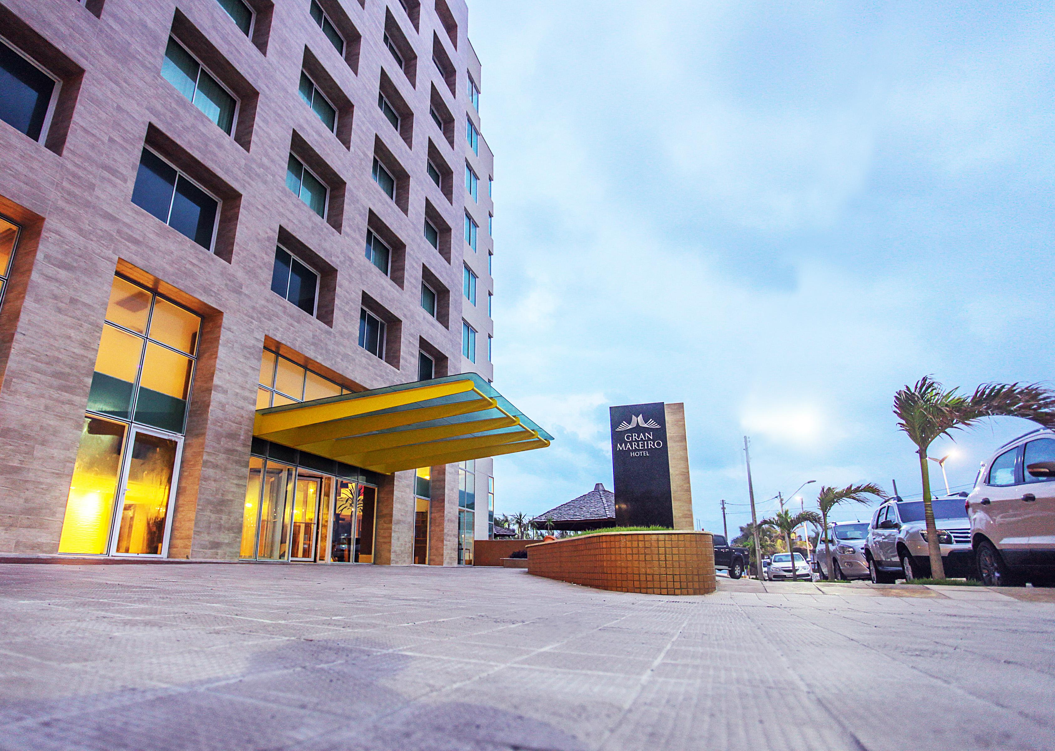 Gran Mareiro Hotel フォルタレザ エクステリア 写真 The hotel's entrance