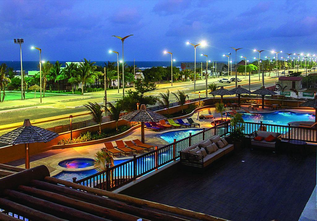 Gran Mareiro Hotel フォルタレザ エクステリア 写真 The swimming pool at the hotel